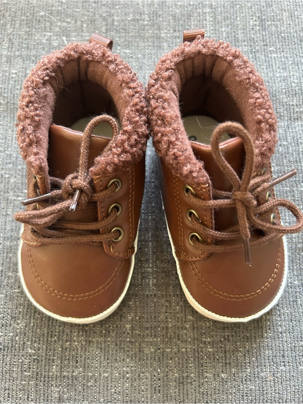 5/$25 Old Navy Baby Cozy Faux-Leather Booties in Brown size 12-18M